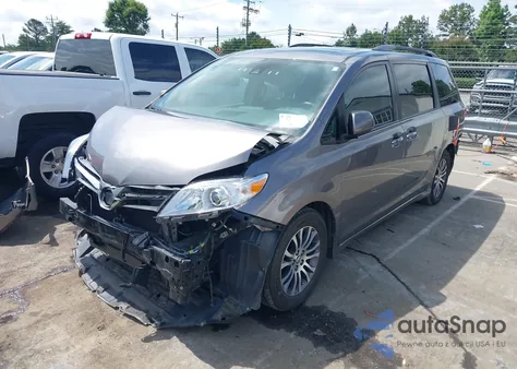 2018 Toyota Sienna Xle Premium 8 Passenger z USA, uszkodzony, nr VIN 5TDYZ3DC6JS939876